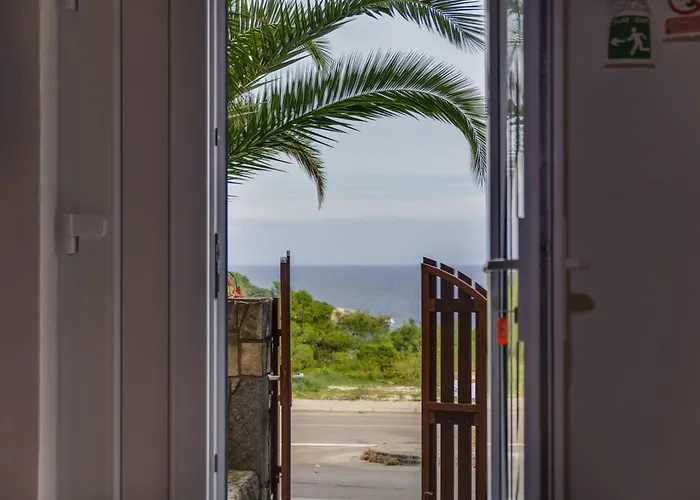Amalija Sea View Apartment Mali Losinj
