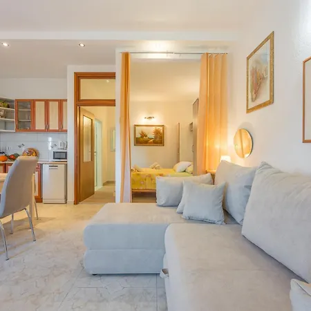 Amalija Sea View Apartman *