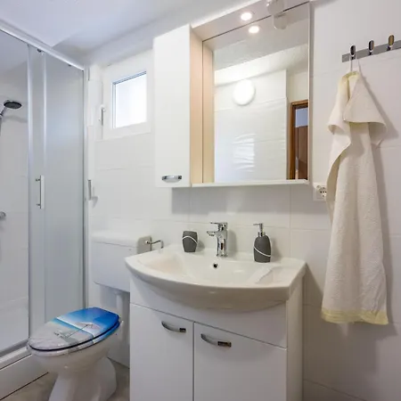 Amalija Sea View Apartman *